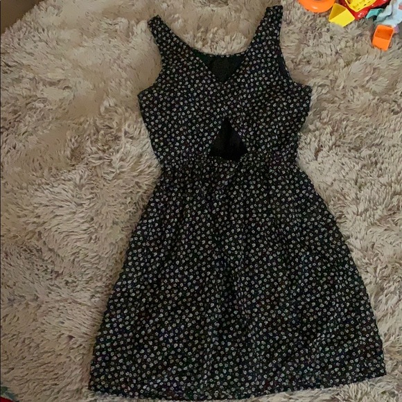 Divided by H&M black and white dress. - Picture 5 of 9